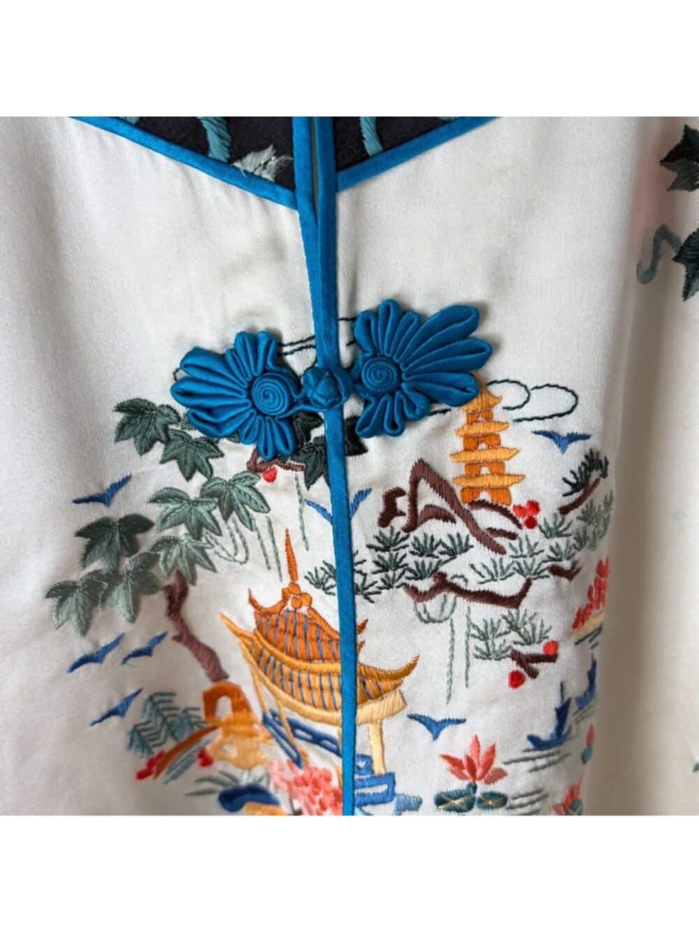 Vintage Chinese Bai Hua Embroidered Silk Jacket Cheongsam Frog Closure Scenic - Picture 4 of 12